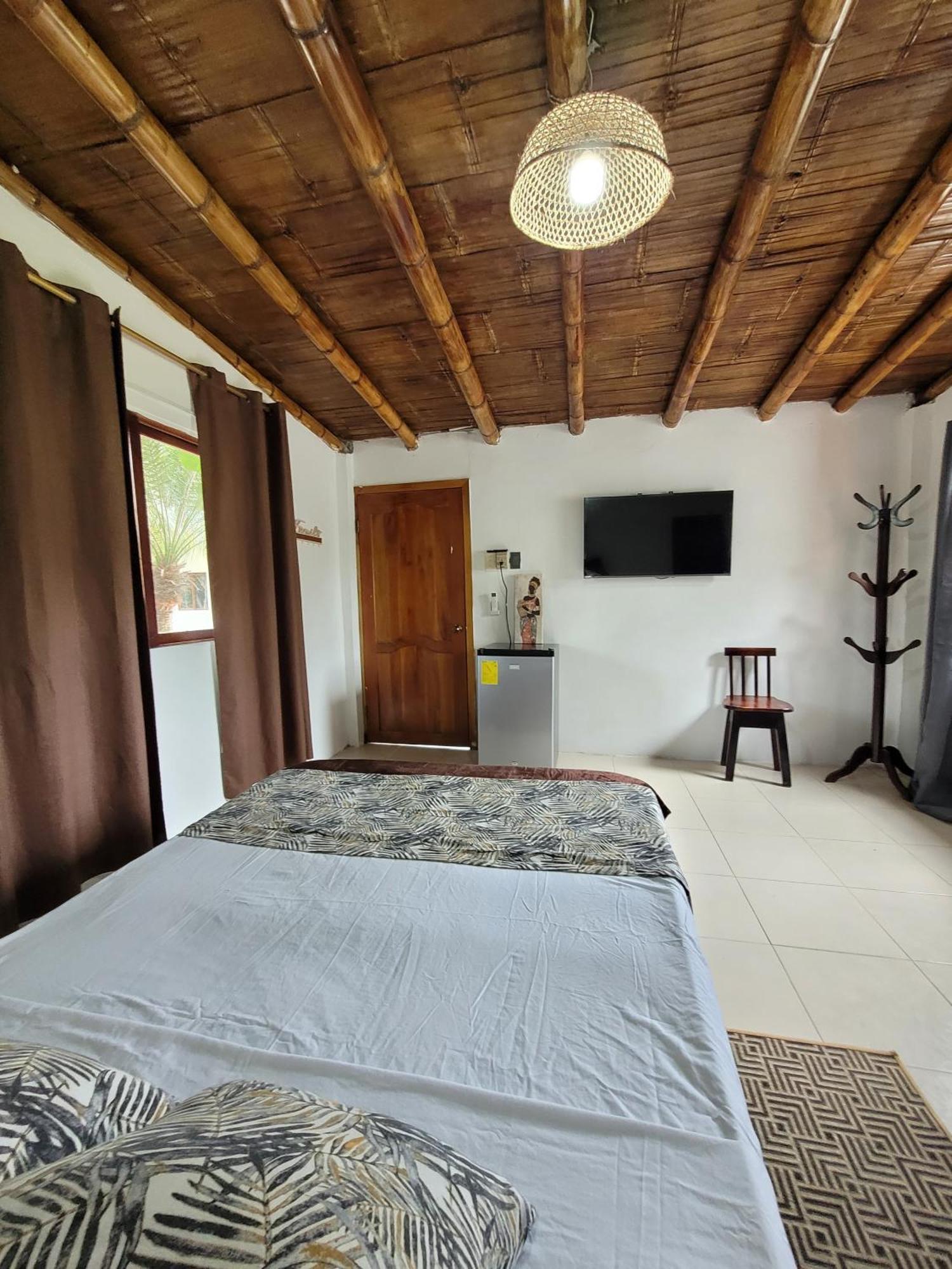 Palmendros Hosteria Montañita 外观 照片