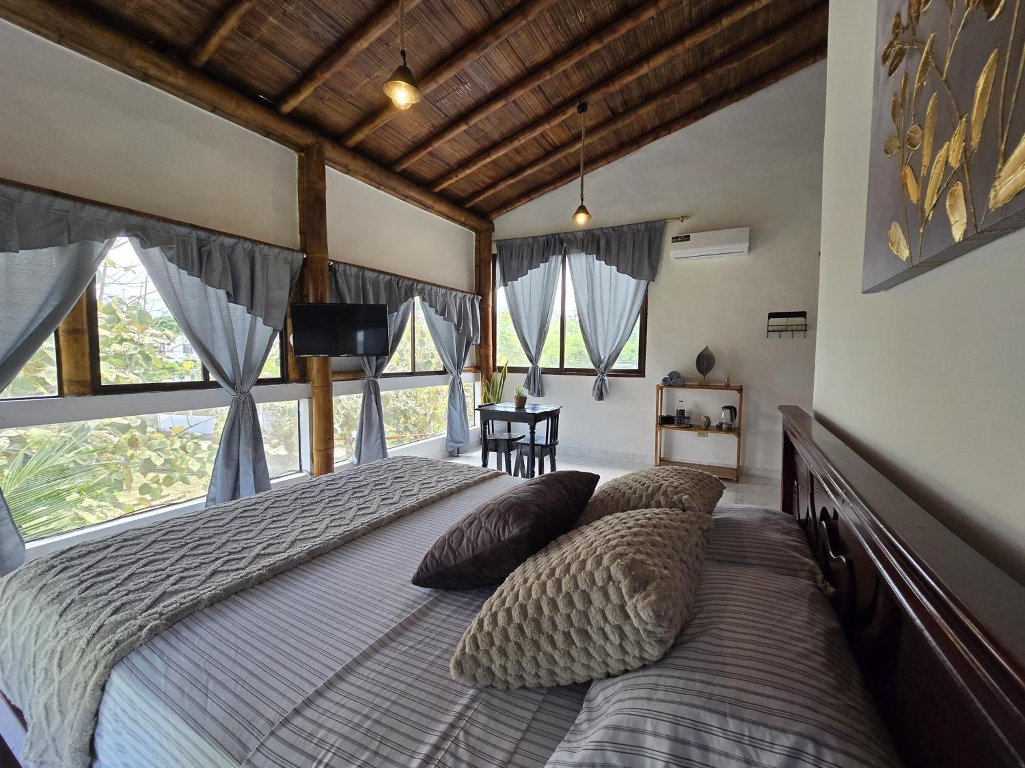 Palmendros Hosteria Montañita 外观 照片